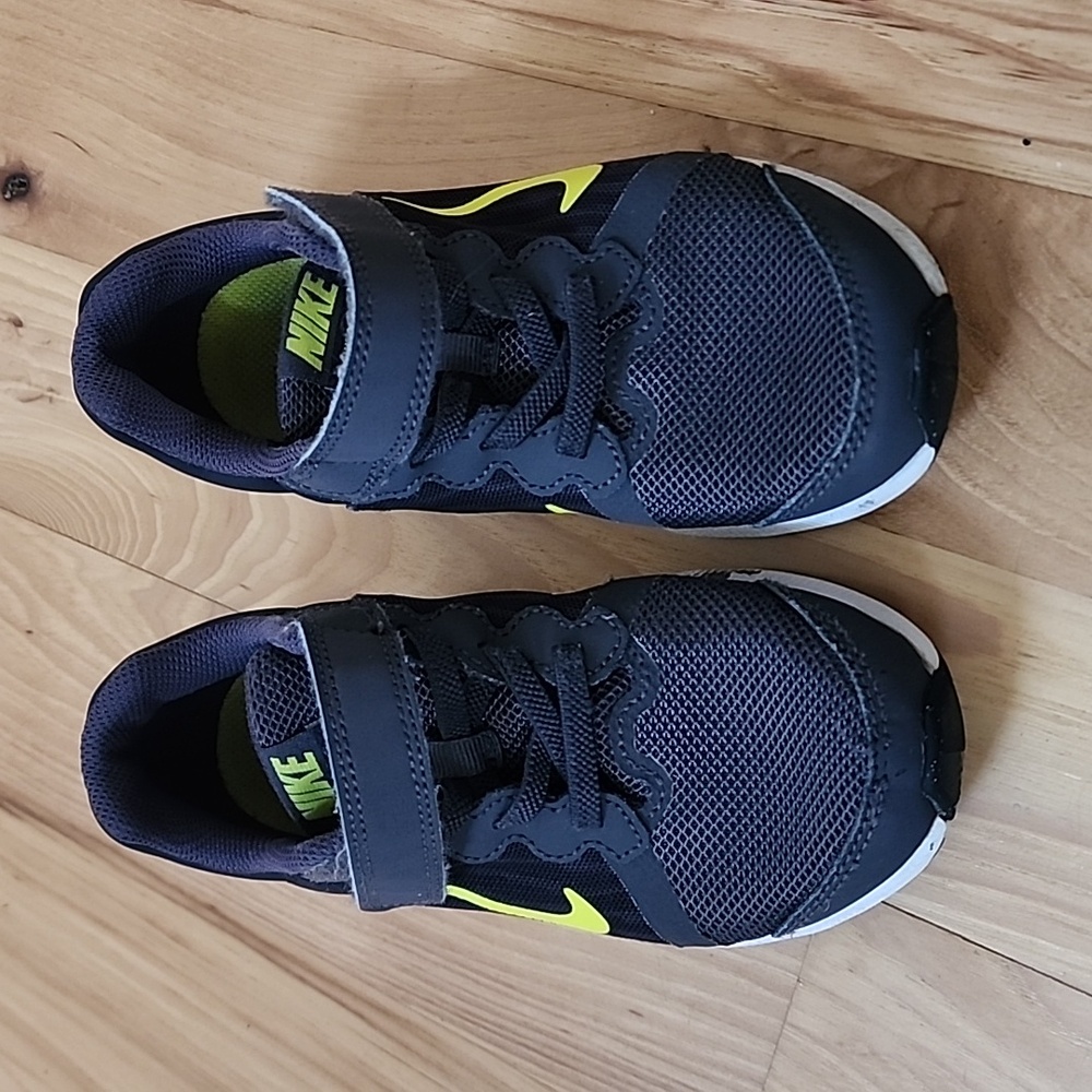 Size 11 toddler nike